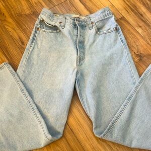 Levi’s Ribcage Straight Leg Jean